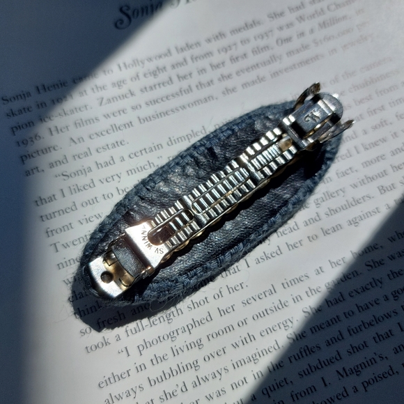 Vintage Barrette Bobby Pin Clip Grey Fabric Fish Japan 1990s ๐ ๐๐ ๐ - Picture 7 of 8